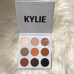Kylie Cosmetics “The Bronze Palette”